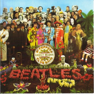  “Paul McCartney admite que os Beatles forjaram a morte dele”, diz matéria Beatles-sgt-peppers-lonely-heart-club-band